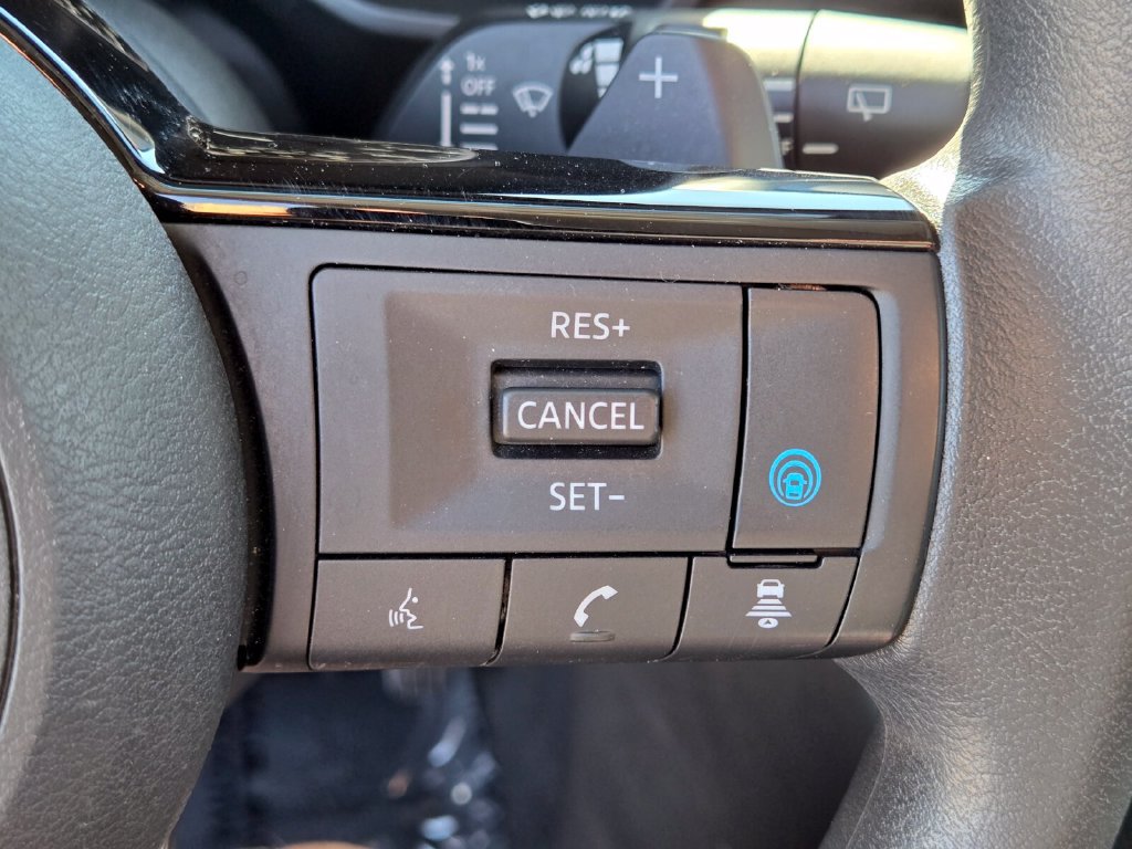 Certified 2023 Nissan Rogue SV FWD image 31