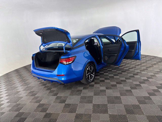 Used 2024 Nissan Sentra SV FWD image 14