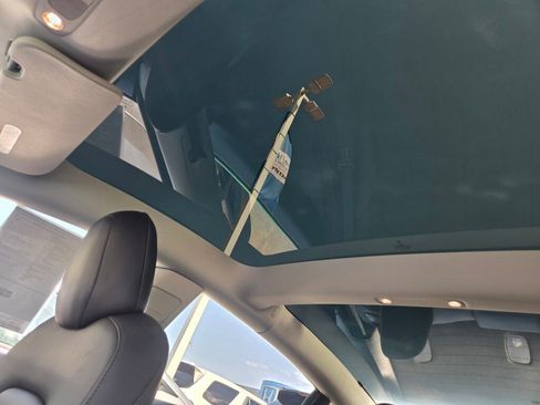 Used 2022 Tesla Model 3 Long Range AWD/4WD image 25