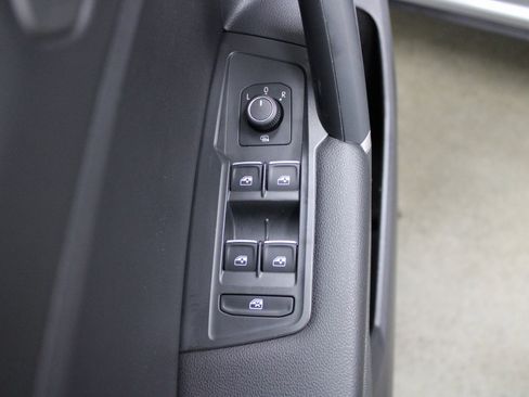 Used 2020 Volkswagen Tiguan SE R-Line image 13