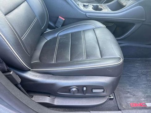 Used 2021 GMC Acadia Denali w/ Denali Technology Package image 16