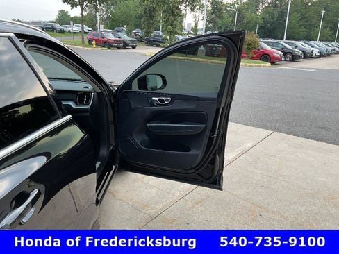 Used 2018 Volvo XC60 T6 Momentum w/ Advanced Package AWD/4WD image 22