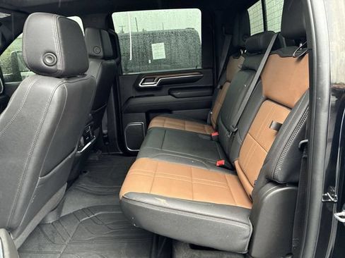 Used 2024 Chevrolet Silverado 2500 High Country AWD/4WD image 19