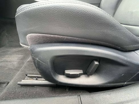 Used 2018 Jaguar XF Premium AWD/4WD image 18