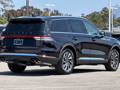 New 2025 Lincoln Aviator 2WD w/ Equipment Group 101A image 3