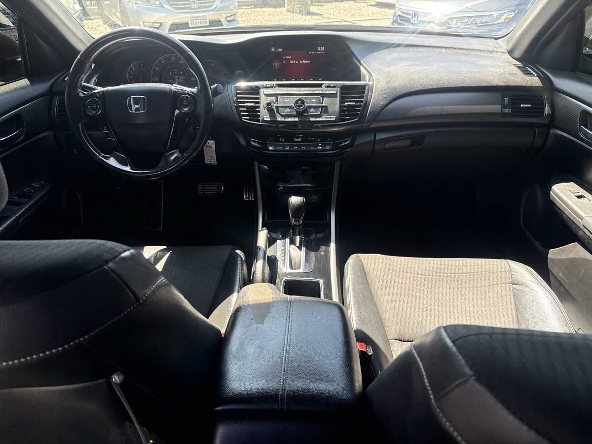 Used 2017 Honda Accord Sport image 13