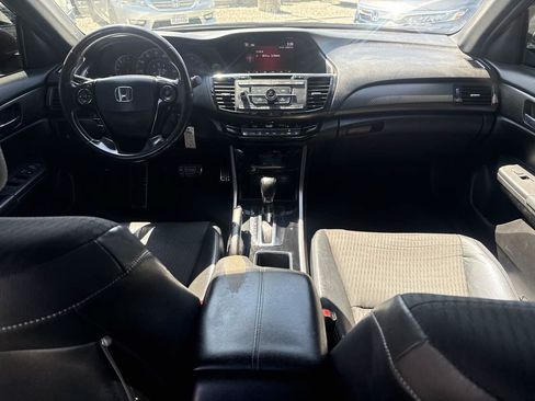 Used 2017 Honda Accord Sport image 13