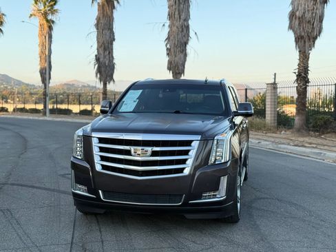 Used 2015 Cadillac Escalade ESV Premium image 9
