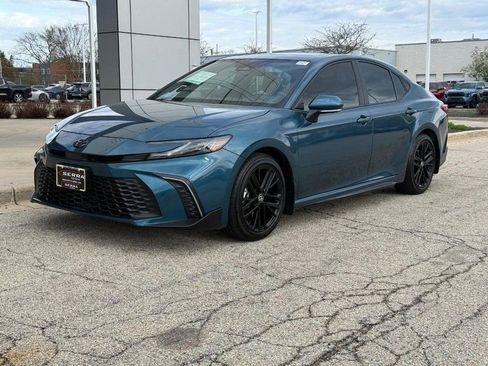 Used 2025 Toyota Camry SE w/ Convenience Package FWD image 7
