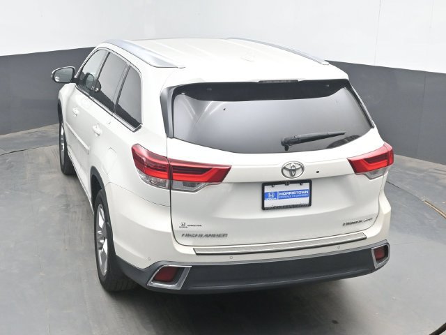 Used 2017 Toyota Highlander Limited AWD/4WD image 22