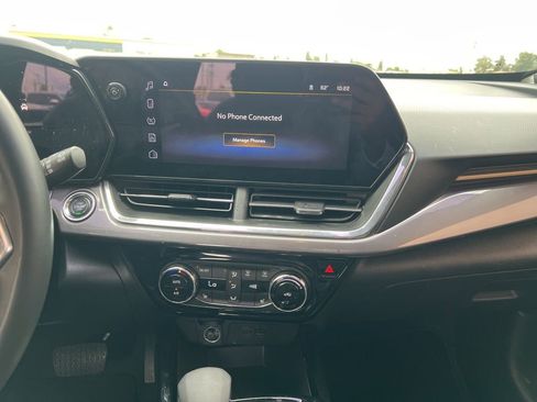 Used 2025 Chevrolet Trax ACTIV w/ Driver Confidence Package FWD image 9