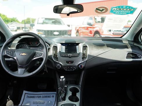 Used 2019 Chevrolet Cruze LT FWD image 9