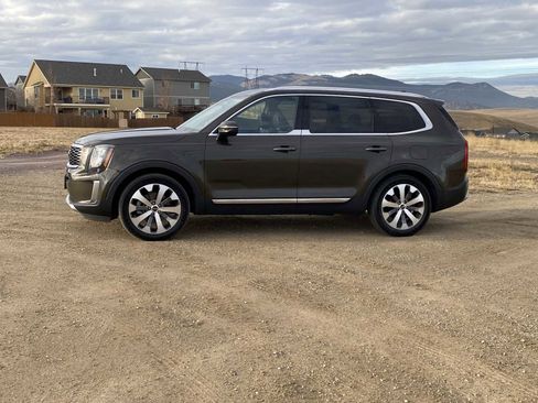 Used 2021 Kia Telluride EX w/ EX Premium Package image 10