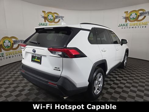 Used 2021 Toyota RAV4 XLE image 9