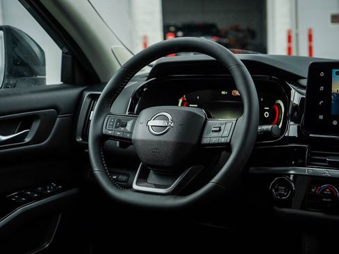 New 2026 Nissan Pathfinder SL w/ SL Premium Package AWD/4WD image 17