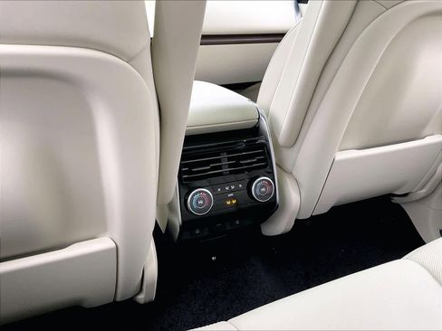 New 2026 Land Rover Range Rover SE image 16