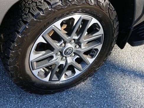 Used 2023 Toyota Sequoia Limited image 14