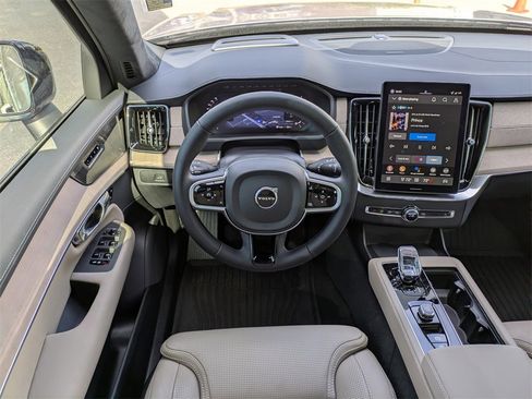 Used 2026 Volvo XC90 B6 Ultra w/ Lounge Package image 22