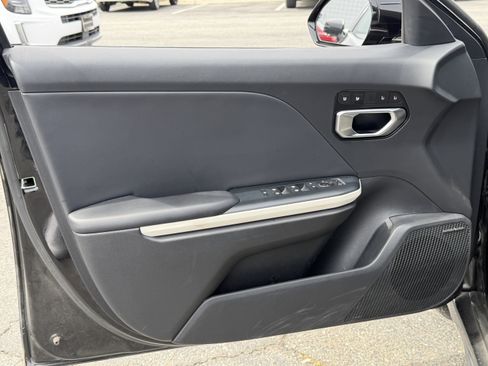 Used 2025 Kia K4 GT-Line w/ GT-Line Premium Package image 9