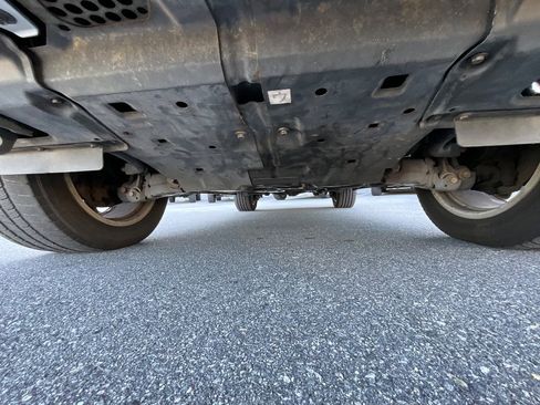 Used 2010 Lexus LX 570 4WD image 41