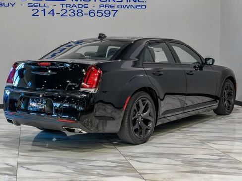 Used 2021 Chrysler 300 S RWD image 11
