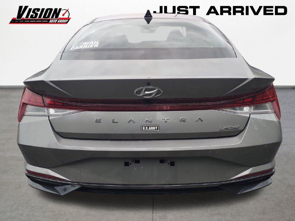 Used 2023 Hyundai Elantra Limited w/ Cargo Package FWD image 4