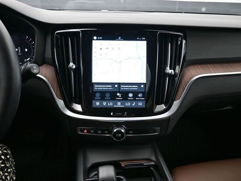 Used 2023 Volvo V60 B5 Cross Country Plus w/ Climate Package image 12