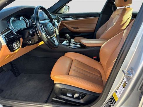 Used 2018 BMW 530i xDrive w/ Premium Package image 8