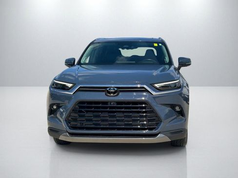 Used 2024 Toyota Grand Highlander Platinum image 2