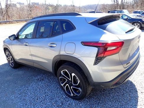 Used 2025 Chevrolet Trax RS image 5