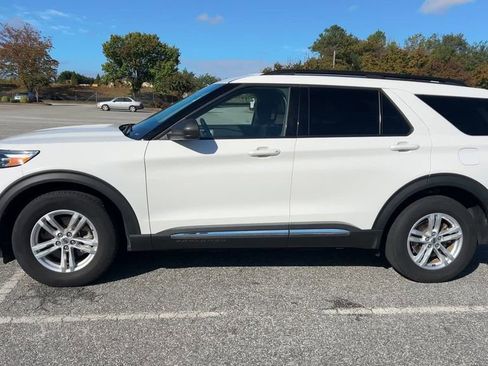 Used 2022 Ford Explorer XLT w/ Equipment Group 202A image 32