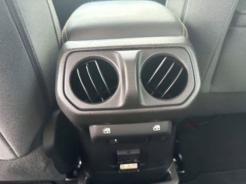 Used 2025 Jeep Wrangler Unlimited Sahara w/ Safety Group AWD/4WD image 13