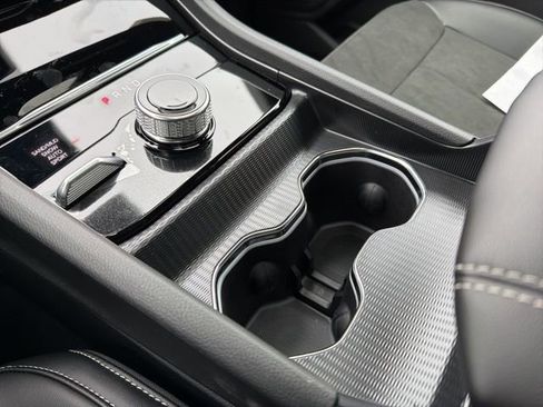 New 2026 Jeep Grand Cherokee Altitude image 24