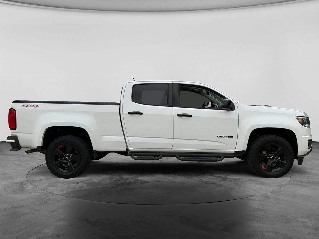 Used 2019 Chevrolet Colorado LT w/ Redline Special Edition AWD/4WD image 10