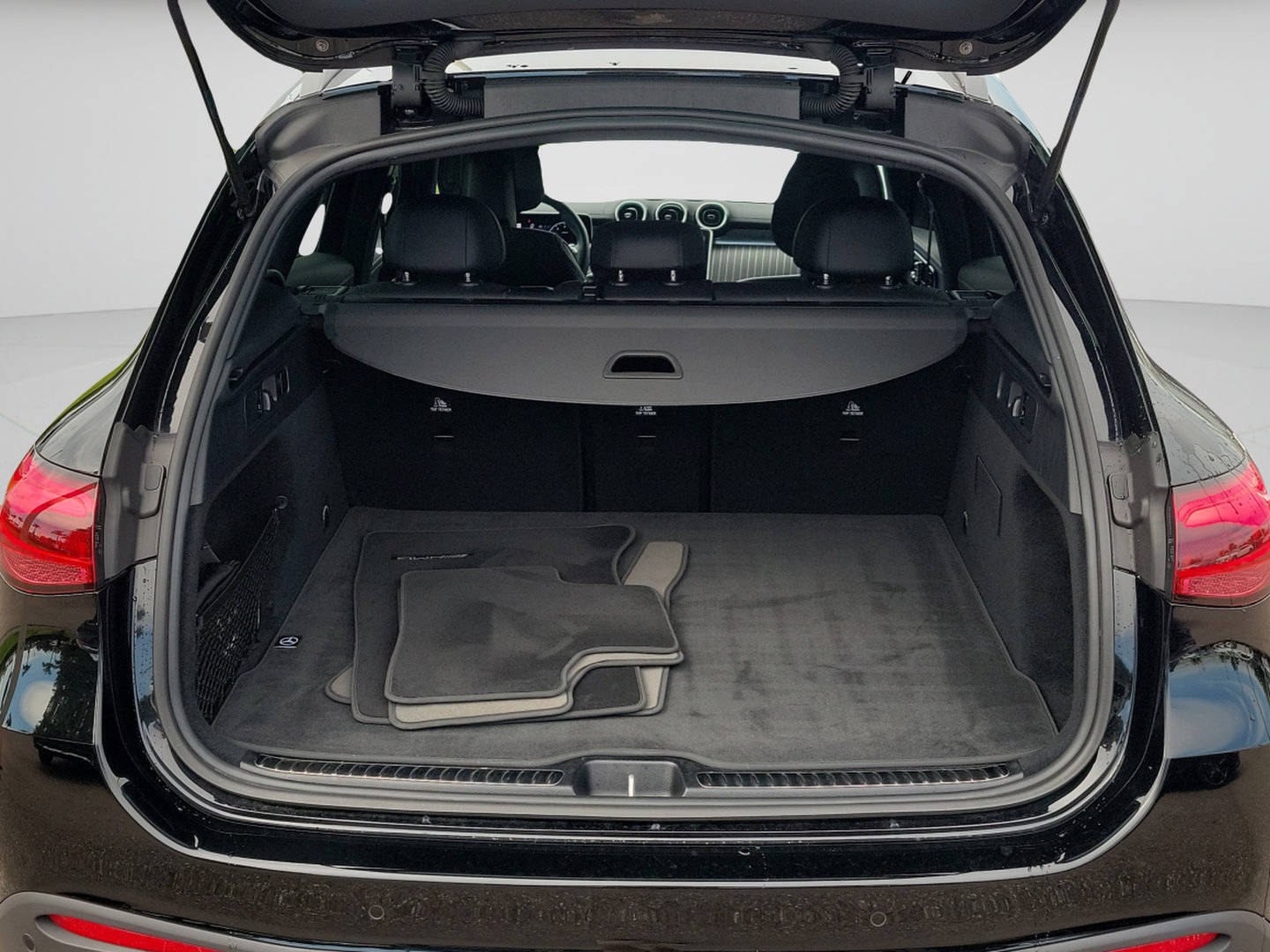 Certified 2024 Mercedes-Benz GLC 43 AMG 4MATIC image 5