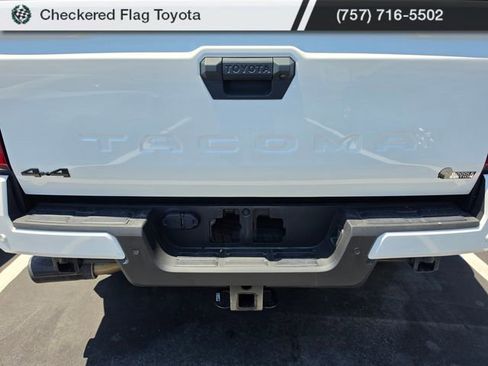 Used 2024 Toyota Tacoma TRD Sport w/ TRD Sport Upgrade Package AWD/4WD image 8