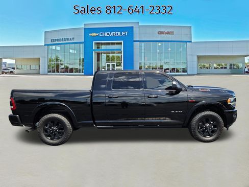 Used 2022 RAM 3500 Laramie AWD/4WD image 8