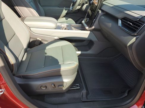 New 2026 GMC Acadia AT4 w/ Luxury Package AWD/4WD image 19