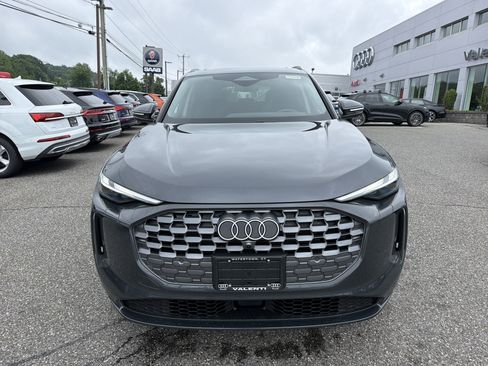 Certified 2025 Audi Q5 Premium w/ Convenience Package AWD/4WD image 2