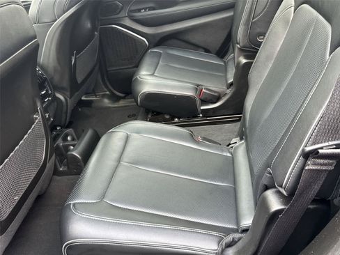 Used 2023 Jeep Grand Cherokee L Overland AWD/4WD image 16
