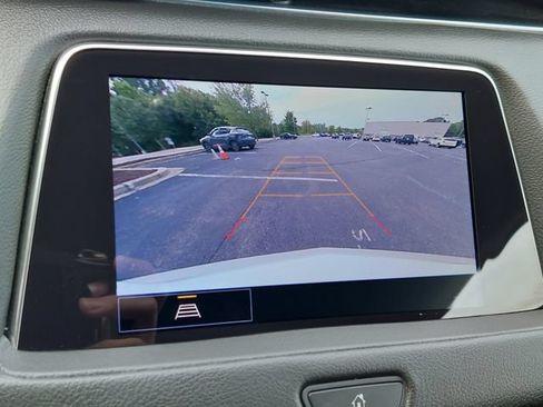 Used 2023 Cadillac XT4 Premium Luxury FWD image 10