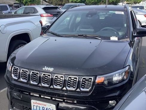 Used 2026 Jeep Compass Limited AWD/4WD image 1