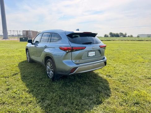 Used 2020 Toyota Highlander Platinum AWD/4WD image 7