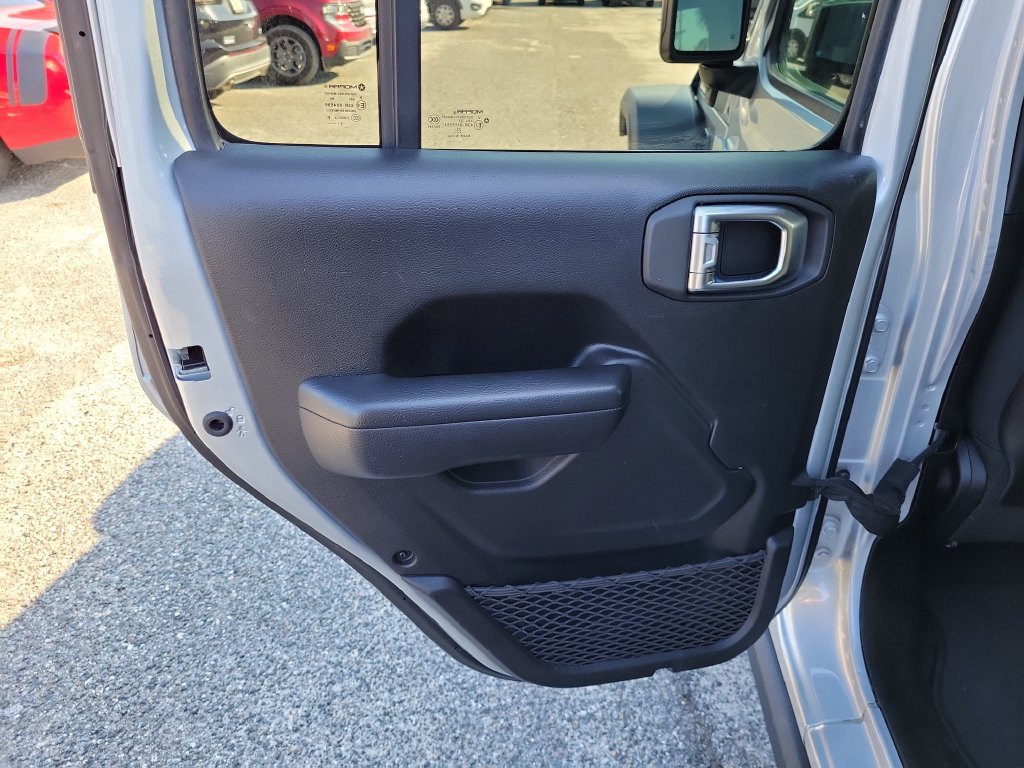 Used 2024 Jeep Wrangler Unlimited Rubicon 4xe AWD/4WD image 20