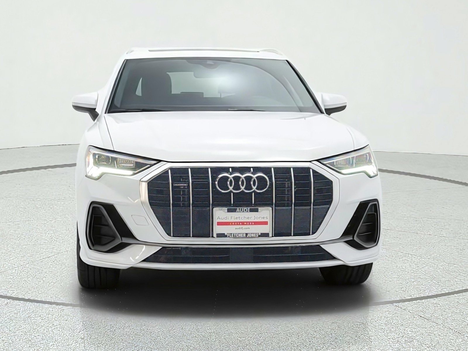 Used 2024 Audi Q3 2.0T Premium AWD/4WD image 2
