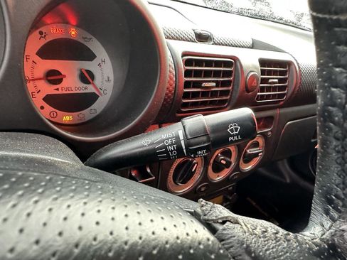 Used 2004 Toyota MR2 RWD image 17