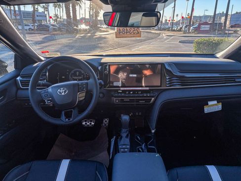 New 2026 Toyota Camry Hybrid FWD image 15