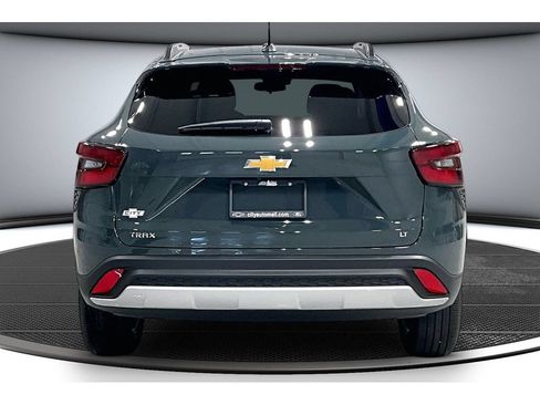 New 2026 Chevrolet Trax LT w/ LT Convenience Package FWD image 4