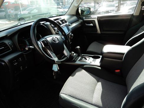 Used 2018 Toyota 4Runner SR5 AWD/4WD image 11