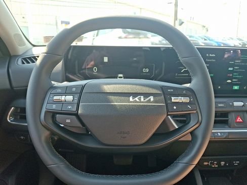 New 2025 Kia K4 EX image 13